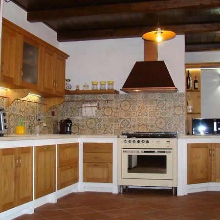 Bella Casa Con Giardino A 10 Minuti Dal Mare Apartment Aglientu Bagian luar foto