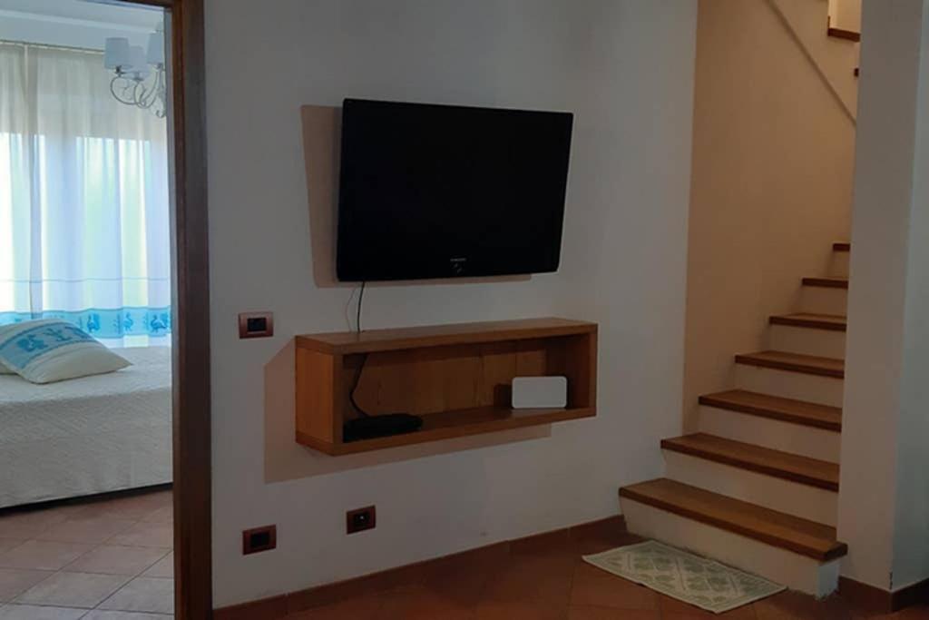 Bella Casa Con Giardino A 10 Minuti Dal Mare Apartment Aglientu Bagian luar foto