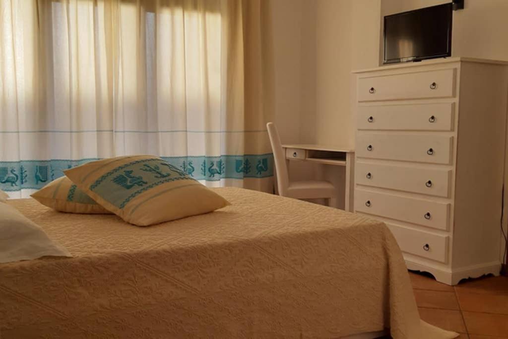 Bella Casa Con Giardino A 10 Minuti Dal Mare Apartment Aglientu Bagian luar foto