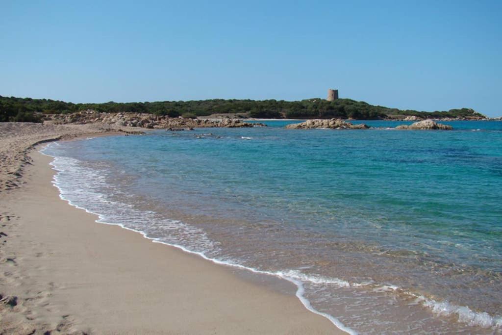 Bella Casa Con Giardino A 10 Minuti Dal Mare Apartment Aglientu Bagian luar foto