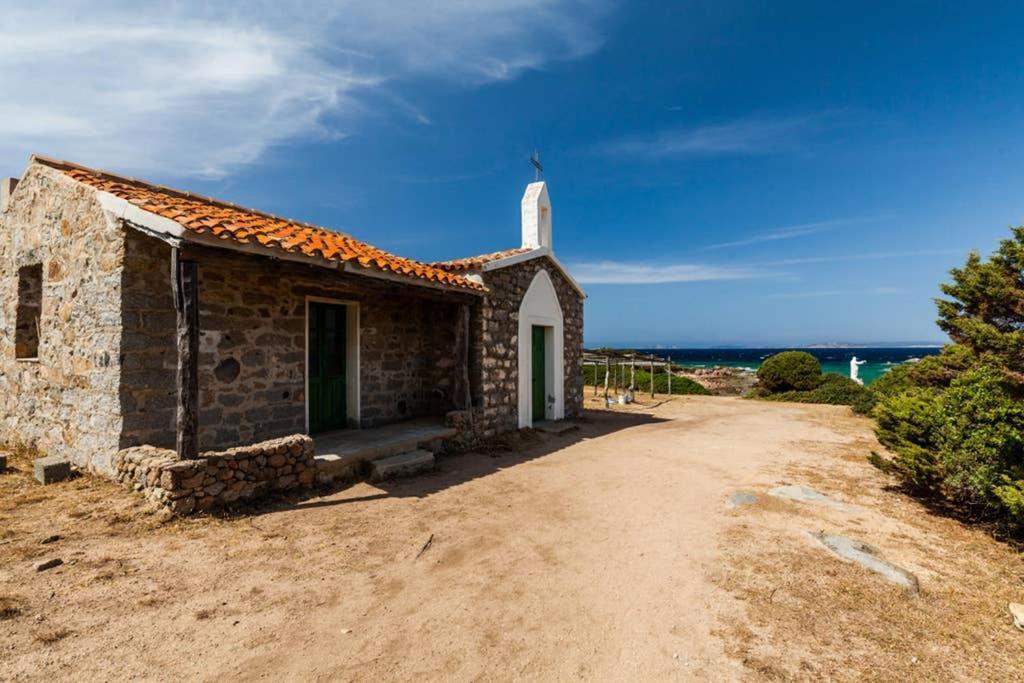 Bella Casa Con Giardino A 10 Minuti Dal Mare Apartment Aglientu Bagian luar foto